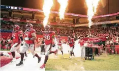  ?? Tom Reel / Staff photograph­er ?? The San Antonio Commanders played to some of the largest crowds in the Alliance of American Football League before it folded.