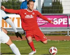  ?? Foto: R. Fischer ?? Maximilian Lutz und der SV Mering lagen in Wolfratsha­usen zunächst zurück, gewannen dann aber mit 3:2.