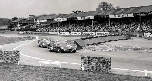  ??  ?? Above Archie Scott Brown in the Lister-Jaguar chases Stirling Moss (Aston Martin DBR2) through the Chicane in the 1958 Sussex Trophy at Goodwood.