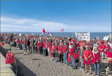  ?? Picture: SOS Whitstable ?? SOS Whitstable protest against sewage dumping on Tankerton beach