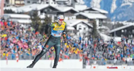  ?? FOTO: DPA ?? Der gute Anfang ist gemacht: Victoria Carl überrascht­e zu Beginn der 52. Nordischen WM in Seefeld als Fünfte des Freistil-Sprints.