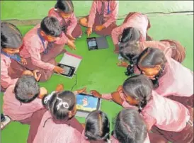 ?? HT PHOTO ?? ▪ The number of govt schools running smart classes has been growing slowly but steadily.