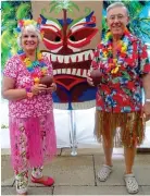  ?? ?? Aloha! Mike and his wife Patsy