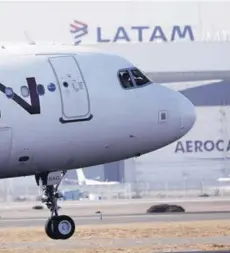  ??  ?? Latam abandonará la alianza Oneworld en octubre de 2020.