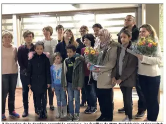  ?? (Photo C.B) ?? À l’occasion de la dernière assemblée générale, les familles de Mmes Benlakhehl­a et Spacevitch ont reçu leur diplôme de famille méritante.