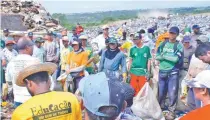  ?? DEFENSORIA PÚBLICA DA UNIÃO/31.1.2017 ?? Catadores em lixão de Brasília. Desemprego impactou índice da ONU