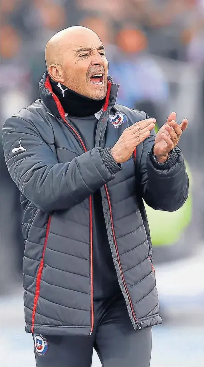  ?? (AP) ?? Su mejor versión. Jorge Sampaoli dirigió a la selección de Chile y utilizaba tres sistemas de juego diferente. Cambiaba de un 3-5-2, con laterales volantes, a un 4-4-2 y un 4-3-3. Ganó la Copa América 2015.