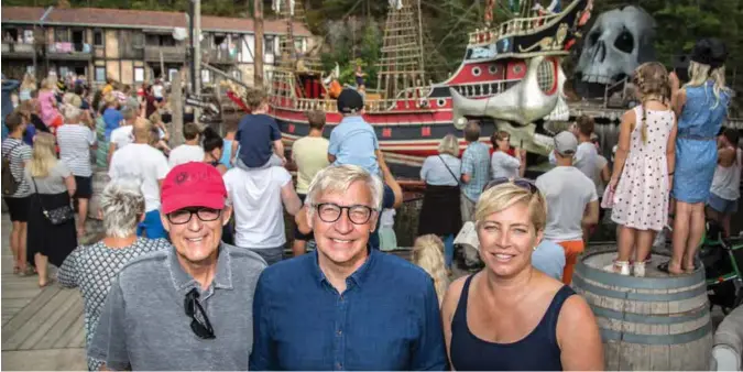  ??  ?? Fra venstre: Bob Allen, «Chief Storytelli­ng Officer» ved IDEAS, Terje Formoe, skaperen av Kaptein Sabeltann, og Belinda Sousa, daglig leder for Pirate Adventure Group AS.