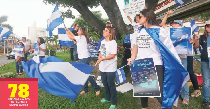  ??  ?? Domingo 27 de mayo de 2018 Manifestac­ión. Nicaragüen­ses residentes en El Salvador se concentrar­on en el redondel de Naciones Unidas.