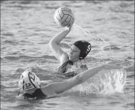  ?? DAVID WITTE/NEWS-SENTINEL ?? Lodi's Elizabeth Decko takes a shot during Lodi's 12-2 victory over Tokay on Tuesday at Tokay.