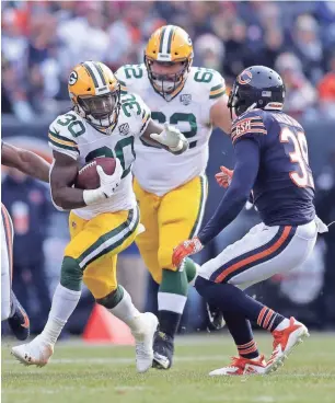  ?? MIKE DE SISTI / MILWAUKEE JOURNAL SENTINEL ?? Jamaal Williams must now transfer his power-running style between the tackles to the field’s perimeter.