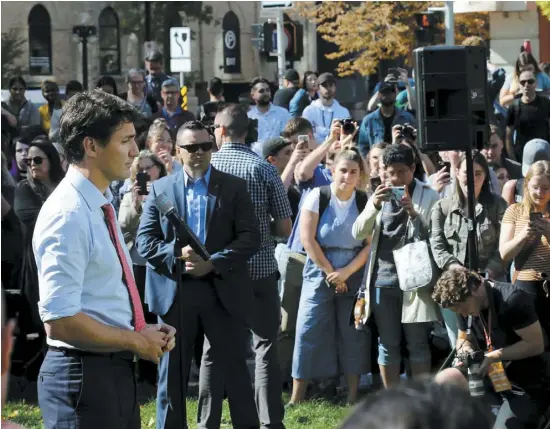  ?? PHOTO REUTERS ?? Le premier ministre s’est adressé aux médias hier à Winnipeg, au Manitoba, dans le cadre de la campagne électorale.