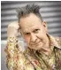  ?? BILD: SN/AFP ?? Regisseur Peter Sellars inszeniert Mozart.