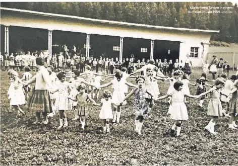  ?? FOTO: DPA ?? Kinder beim Tanzen in einem Kurheim im Jahr 1959.