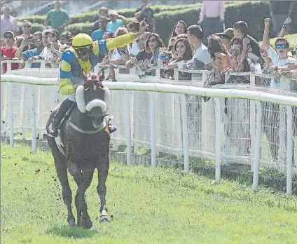  ?? FOTO: UNCITI ?? ‘Hipodamo de MIleto’ se impuso en el Gran Premio de San Sebastián, prueba que cierra la temporada de verano