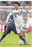  ?? FOTO: DPA ?? Leroy Sane (22) gegen Frankreich am Ball. Sonntag wird er fehlen