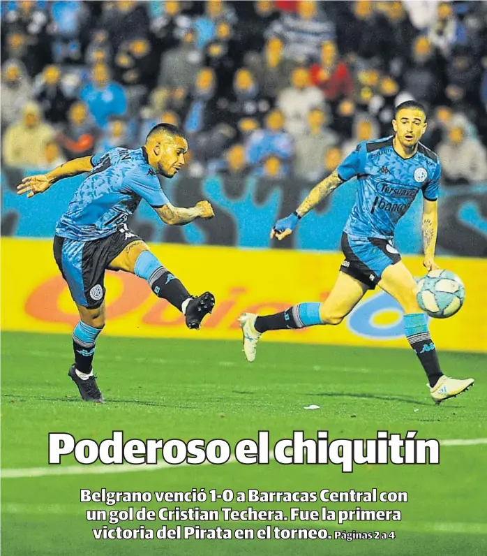  ?? (FACUNDO LUQUE) ?? Zurdazo. El uruguayo Cristian Techera, el más petiso del Gigante de Alberdi, le pegó así a la pelota que fue con destino de gol para el delirio de todos los hinchas.