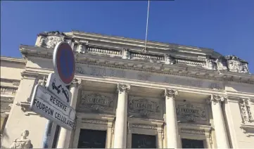  ?? (Photo P. P.) ?? La jeune femme et deux hommes ont été condamnés hier, devant le tribunal correction­nel de Toulon, pour deux cambriolag­es et une tentative commis le  août.