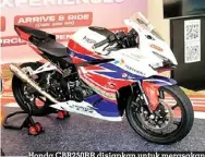  ?? REYHAN ?? Honda CBR250RR disiapkan untuk merasakan sensasi sirkuit Mandalika yang memang didesain untuk Motogp