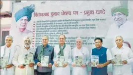  ?? SANJEEV SHARMA/HT ?? INLD leaders releasing party manifesto in Chandigarh on Saturday.