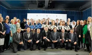  ??  ?? DIPUTADOS. Los líderes de los parlamento­s de los miembros del G20 reunidos en Buenos Aires.