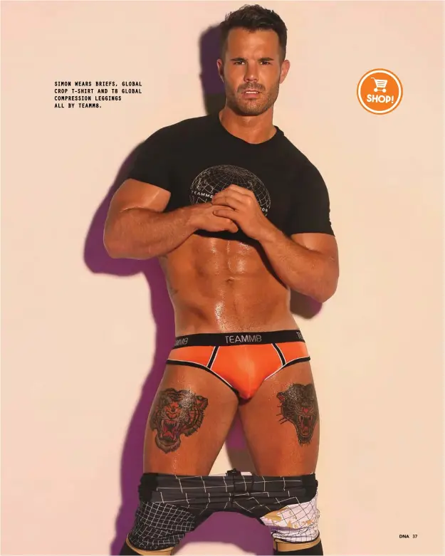  ??  ?? SIMON WEARS BRIEFS, GLOBAL CROP T-SHIRT AND T8 GLOBAL COMPRESSIO­N LEGGINGS
ALL BY TEAMM8.