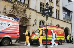  ?? Pulveralar­m vor dem Justizzent­rum in Magdeburg Foto: dpa/Peter Gerke ??