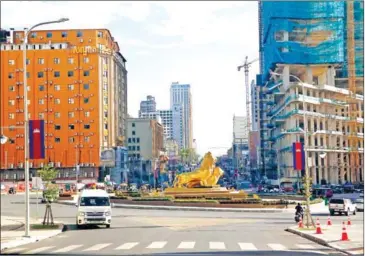  ?? HENG CHIVOAN ?? The iconic lion statues in Sihanoukvi­lle of Preah Sihanouk province in 2022.