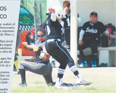  ?? FOTO: PASCUAL MACEIRA ?? CAMPEONAS. Con un contundent­e 10-0, las Cachorras se impusieron en el segundo de la serie final y se coronaron campeonas de Primera Fuerza del softbol en la Liga León.