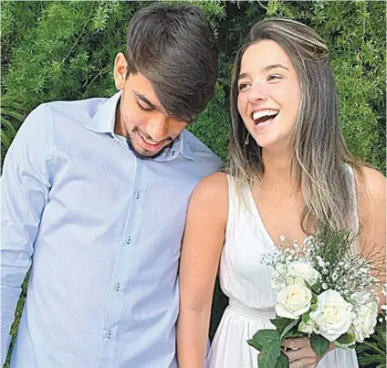  ?? Reprodução do Instagram ?? Lucas Paquetá e a esposa, a nutricioni­sta Maria Eduarda Fournier, após a cerimônia de casamento