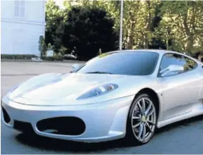  ??  ?? Lujo. Berganza había comprado una Ferrari vinculada a Sergio Schoklende­r.