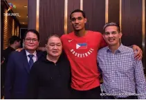  ??  ?? JORDAN CLARKSON is shown in this photo with the country’s top officials led by Samahang Basketbol ng Pilipinas chairman emeritus Manuel V. Pangilinan, SBP president Al Panlilio, and Philippine Olympic Committee president Ricky Vargas.