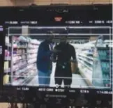  ?? FOTO RR ?? Stromae (links) tijdens de opnames van een videoclip met rapper OrelSan.