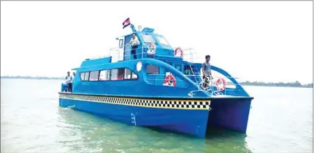  ?? MINISTRY OF PUBLIC WORKS AND TRANSPORT ?? The public ferry operating on Tonle Sap and Tonle Bassac rivers between Phnom Penh and Takhmao town will continue to be a free service until the end of this year.