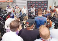  ?? RON SCHWANE/ASSOCIATED PRESS ?? Cleveland Browns quarterbac­k Deshaun Watson answers questions at the team’s practice facility in Berea, Ohio on Tuesday.