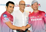  ?? —DECCANCHRO­NICLE ?? Delhi Daredevils captain Gautam Gambhir (left) and coach Ricky Ponting (right).