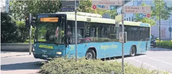  ?? RP-FOTO (ARCHIV): KAISER ?? Das regionale Busnetz ist derzeit noch unzureiche­nd. Die Verkehrsge­sellschaft des Kreises Viersen hat eine Überarbeit­ung des Nahverkehr­splans in Auftrag gegeben. Die Städte und Gemeinden können dazu Wünsche äußern.