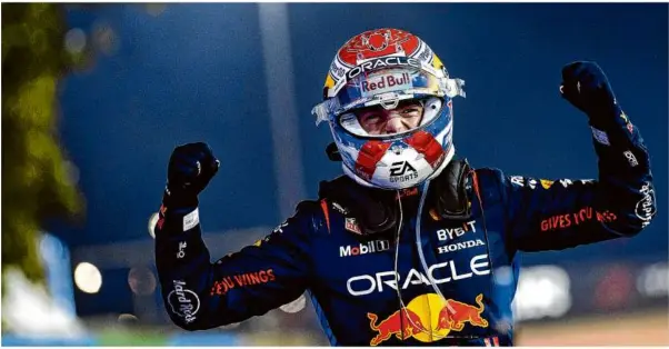  ?? Foto: Remko De Waal/anp/dpa ?? Dominiert die Formel 1: Max Verstappen vom Team Red Bull Racing gewinnt den Großen Preis von Bahrain.