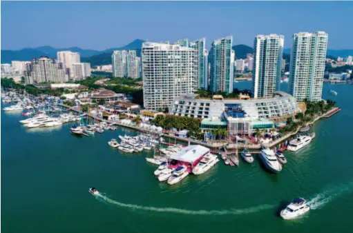  ??  ?? Over the past three decades, Hainan has grown from a relatively secluded island into an internatio­nal tourism island and the largest special economic zone in China. VCG