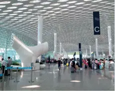  ??  ?? Una vista del Aeropuerto Internacio­nal Bao’an de Shenzhen.