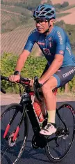  ??  ?? Elettrico Anche il c.t. Davide Cassani, 60 anni, pedala sulla e-bike nelle squadre World Tour e più della metà dei tecnici di queste formazioni sono italiani: qualcosa vorrà pur dire».