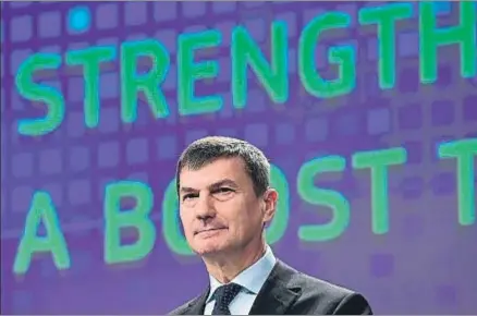  ?? EMMANUEL DUNAND / AFP ?? El vicepresid­ente de la Comisión Europea, Andrus Ansip, en la rueda de prensa que dio ayer en Bruselas