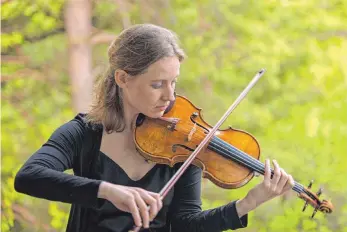  ?? FOTO: PRESSEFOTO ?? Johanna Becker erhielt ihren ersten Geigenunte­rricht mit sechs bei Rudolf Rampf an der Musikschul­e Trossingen