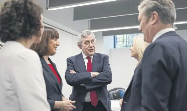  ?? ?? ↑ Ex-labour Prime Minister Gordon Brown speaks with current party leader Keir Starmer after a press conference about The Commission on the UK’S Future report