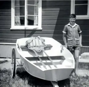  ??  ?? ABOVE: Wilson with his Plylite pram and self-built launching trolly in 1961. RIGHT: Wright 11 Quiet Riot