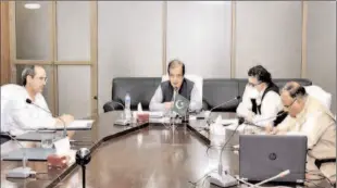  ??  ?? ISLAMABAD
Federal Minister for Science and Technology, Shibli Faraz addressing the webinar on developing export economy with the help of Diaspora community. -APP