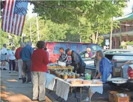  ?? HERNANDO FARMER’S MARKET ?? The Hernando Farmer’s Market is part of the healthy lifestyle message that has helped make DeSoto the healthiest county in Mississipp­i.