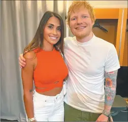  ?? FOTOS: WARNER ?? EN PARÍS. En el Stade de France, Antonela y Ed Sheeran.