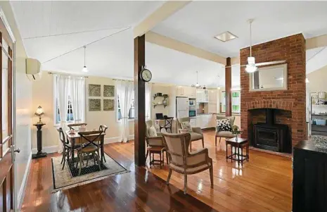  ?? PHOTOS: CONTRIBUTE­D ?? SOLD: The stunning interior of “Marivare”, 87 Taylor Street, Newtown.