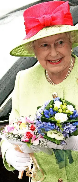  ?? ?? Queen Elizabeth II during a visit to nearby Yeo Valley Organic in Somerset in